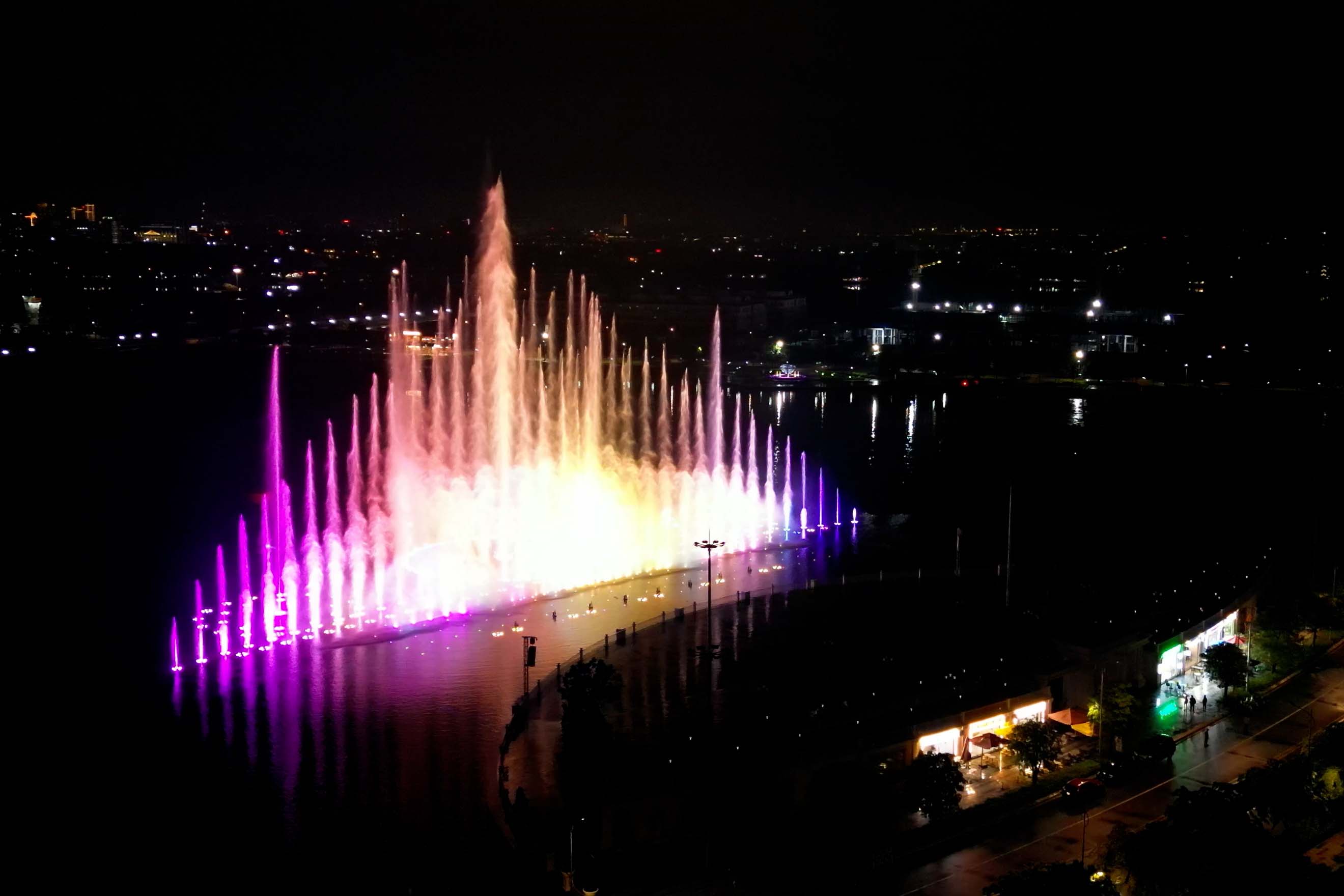 Đêm Noel Tại Vạn Phúc Water Show